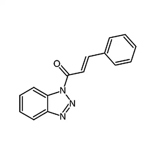 (E)-1-(1H-ベンゼン并[d][1,2,3]三唑-1-基)-3-フェニルプロピル-2-エン-1-ケトン